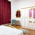 Villa Royal 5* Mansion Near Square