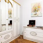 Royal 5* Mansion Near Square Cluj-Napoca