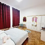 Royal 5* Mansion Near Square Villa *
