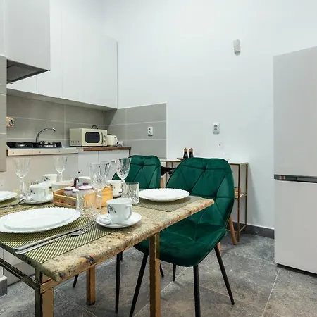 Royal 5* Mansion Near Square Villa *