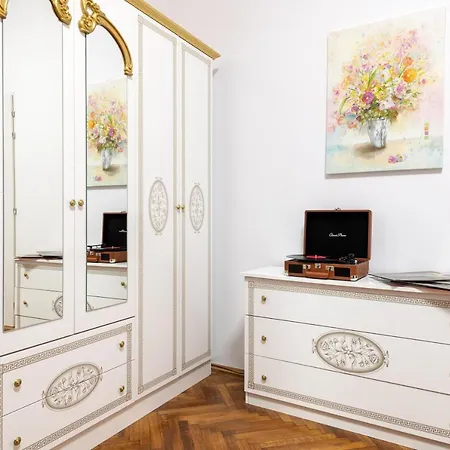 Royal 5* Mansion Near Square Kluż-Napoka