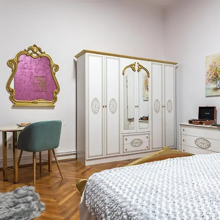 فيلة Royal 5* Mansion Near Square