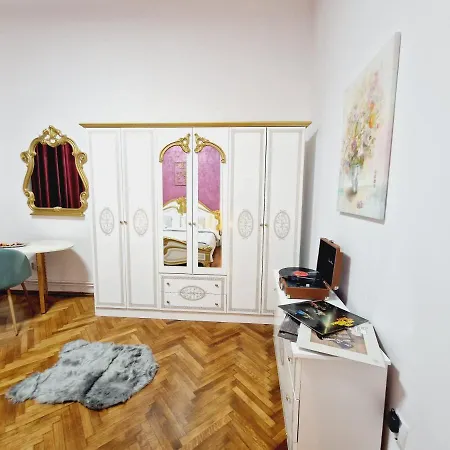 Villa Royal 5* Mansion Near Square *