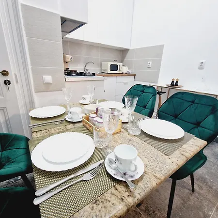 Royal 5* Mansion Near Square Willa