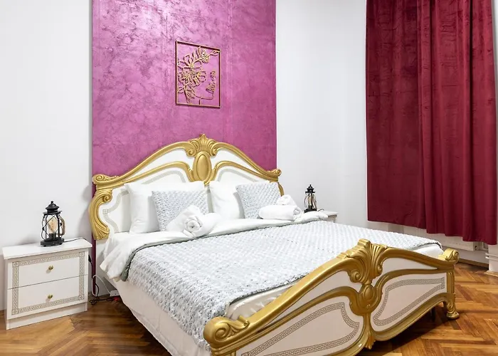 Vila Royal 5* Mansion Near Square