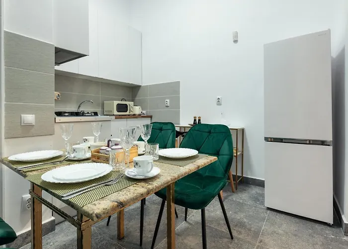 Royal 5* Mansion Near Square Villa *