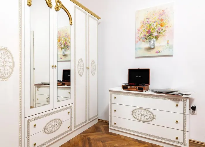 Royal 5* Mansion Near Square Kluž