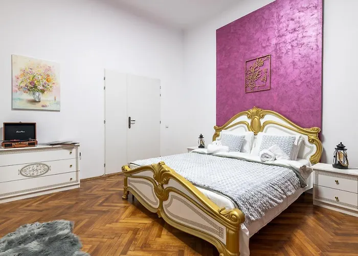 Vila Royal 5* Mansion Near Square *