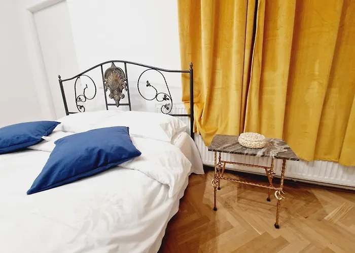 Royal 5* Mansion Near Square * Kluž