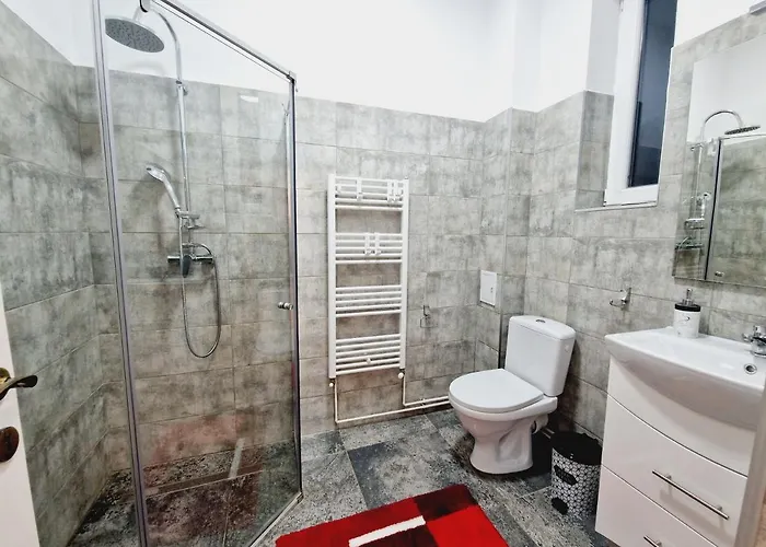 Royal 5* Mansion Near Square *