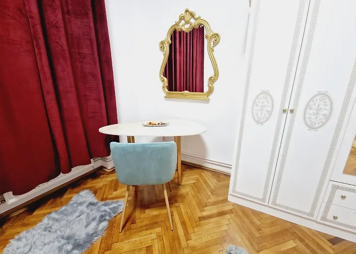 Vila Royal 5* Mansion Near Square *