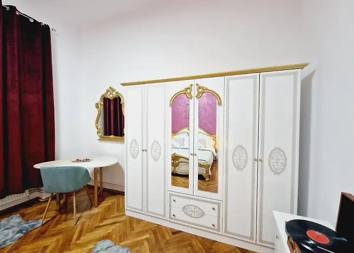 Vila Royal 5* Mansion Near Square Kluž