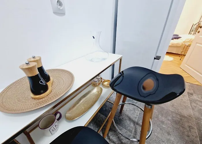 Royal 5* Mansion Near Square * Kluž