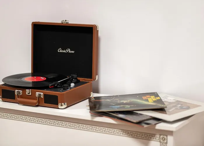 Royal 5* Mansion Near Square Vila *