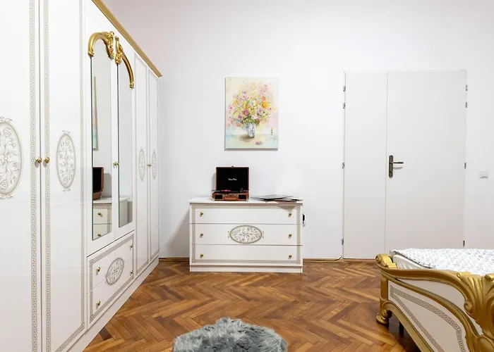 Villa Royal 5* Mansion Near Square Cluj-Napoca