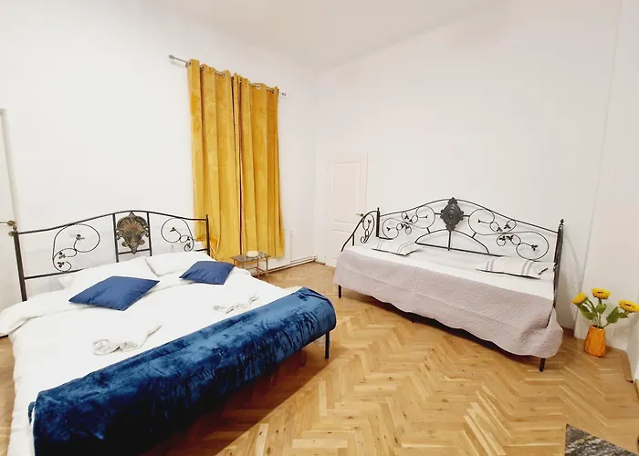 Royal 5* Mansion Near Square Villa Cluj-Napoca