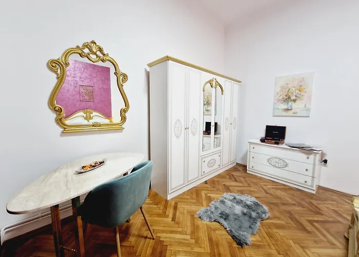 Villa Royal 5* Mansion Near Square Cluj-Napoca